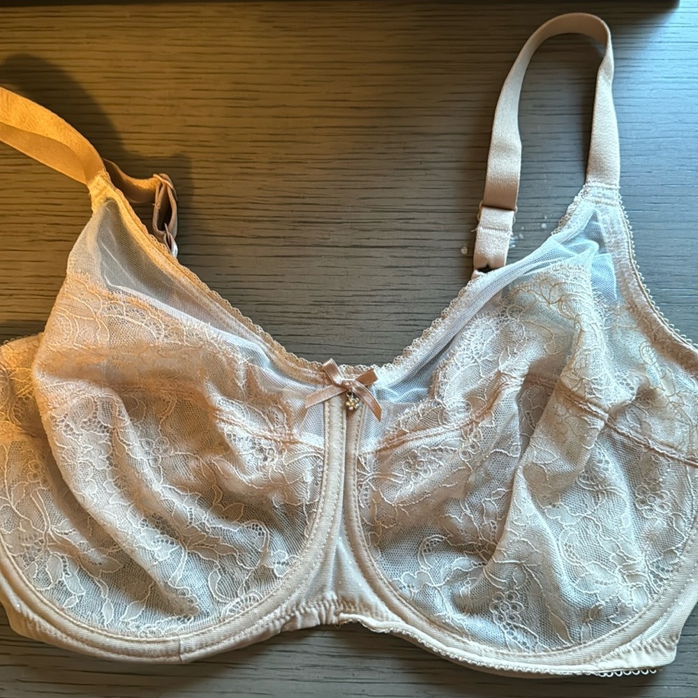 Nude lace Wacoal bra 36DDD